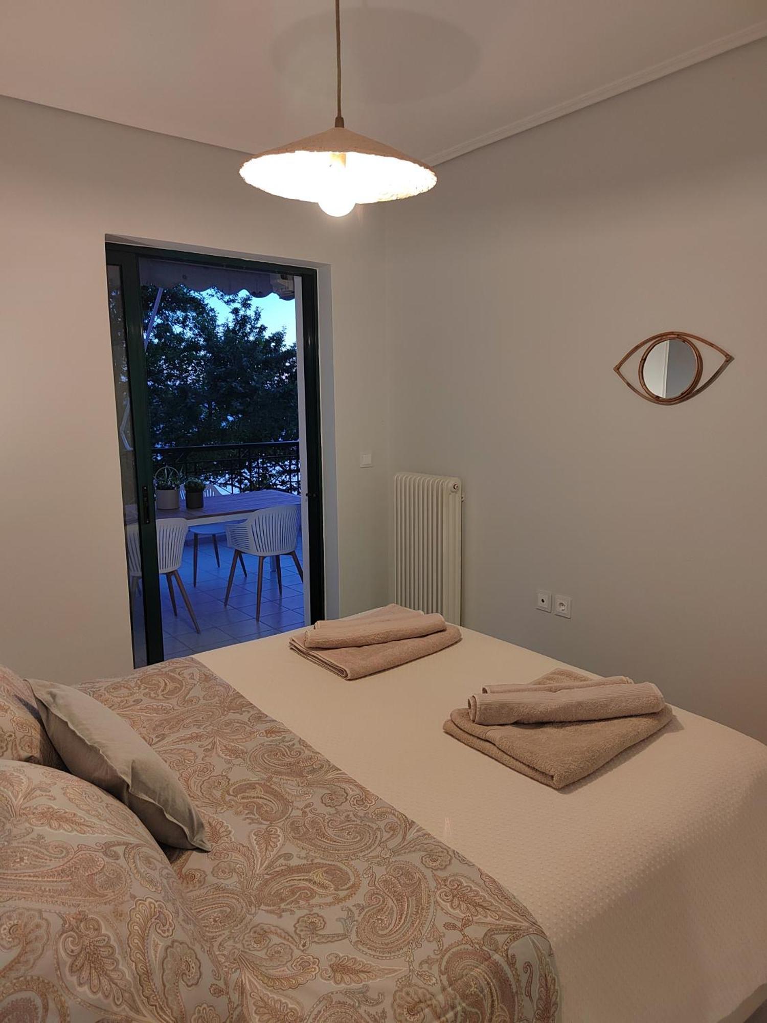 The Cozy Seaside Apartment Nafpaktos Exterior foto